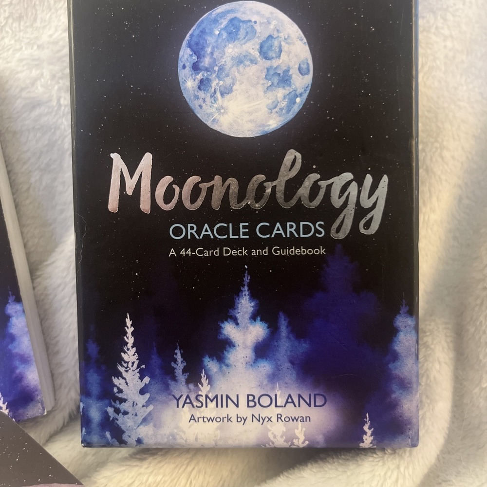 Moonology Oracle Cards : A 44-Card Moon Astrology Oracle Deck and Guidebook... - Picture 2 of 7